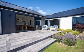 Lake House - Te Anau Holiday Home